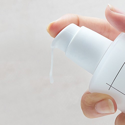 No.8 Fine Cica Serum finger skincare-kbeauty-glowtime-numbuzin no 8 fine cica serum