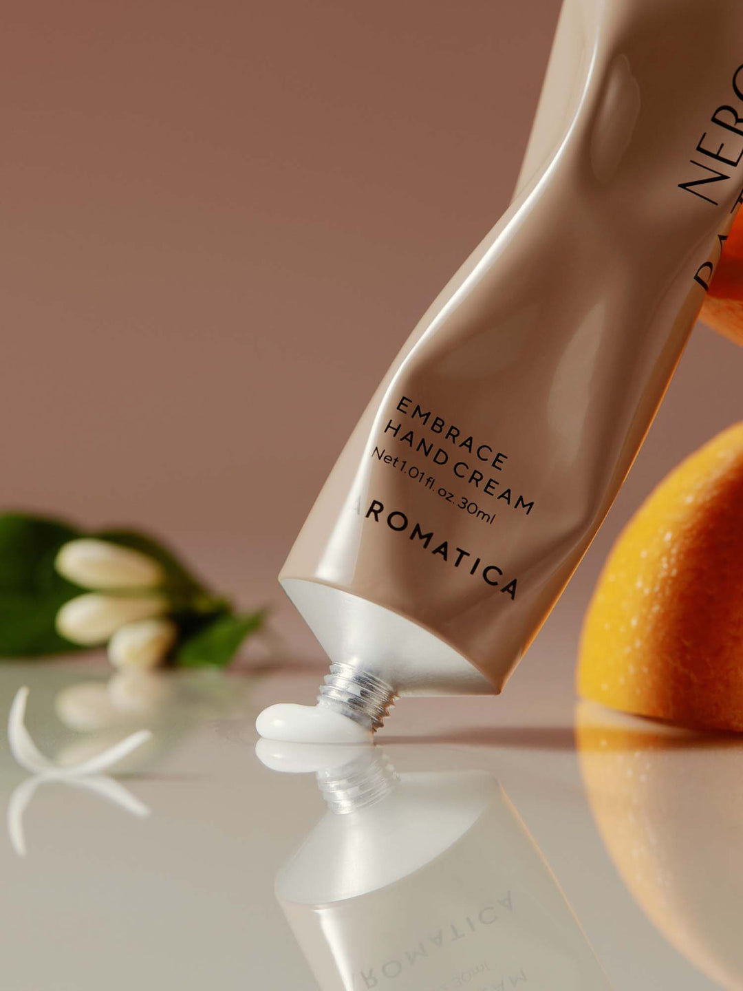 skincare-kbeauty-glowtime-aromatica embrace hand cream neroli and patchouli